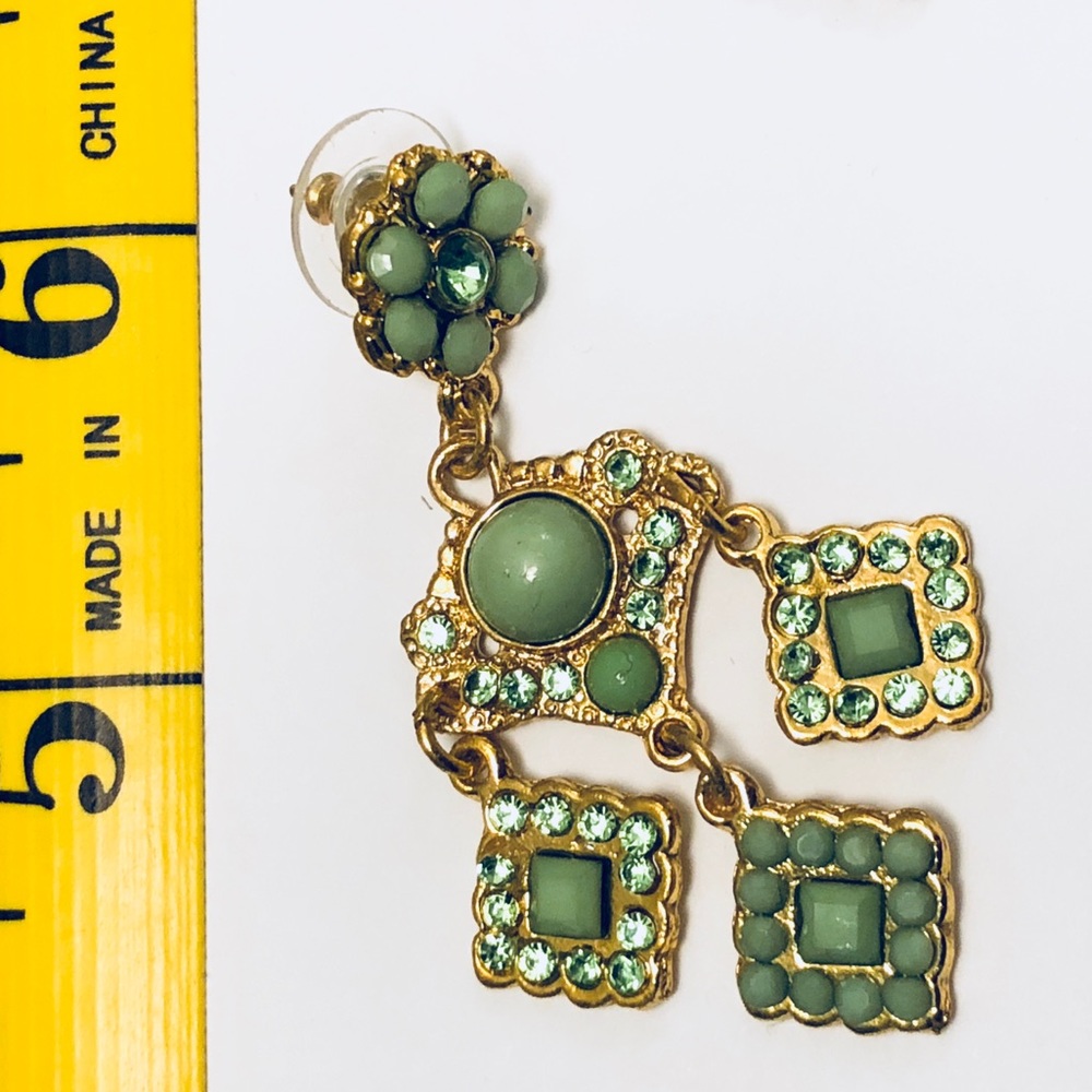 Fashion earrings jade colored